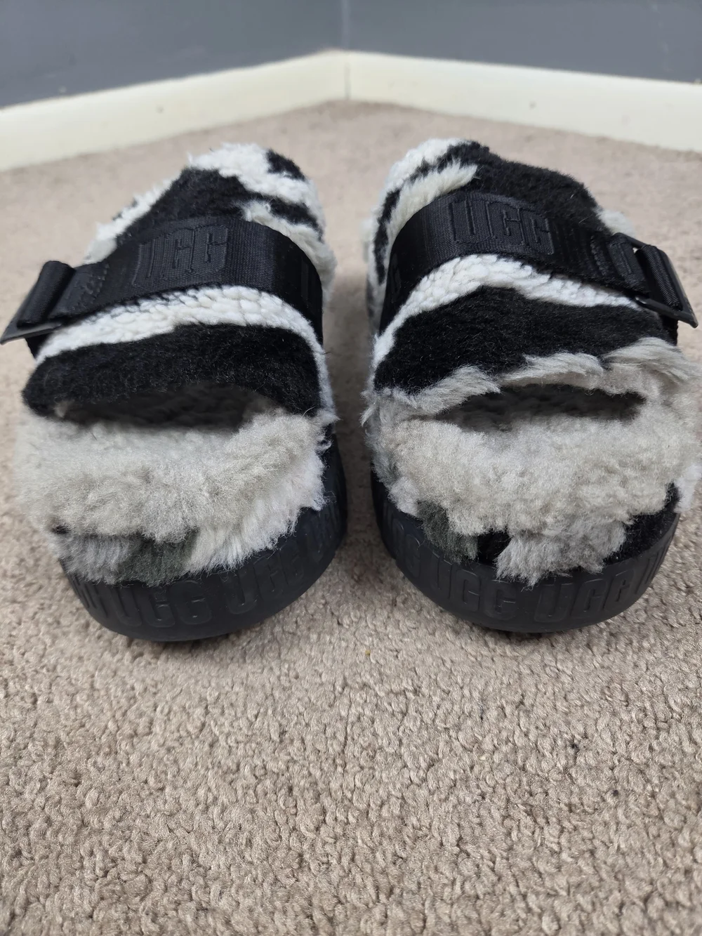 UGG Men’s Black & Gray Sherpa Slide Sandals